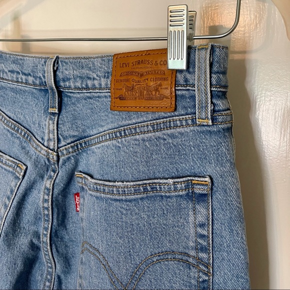 Levi’s Ribcage Straight Denim Jeans in Tange Fade - Picture 5 of 8